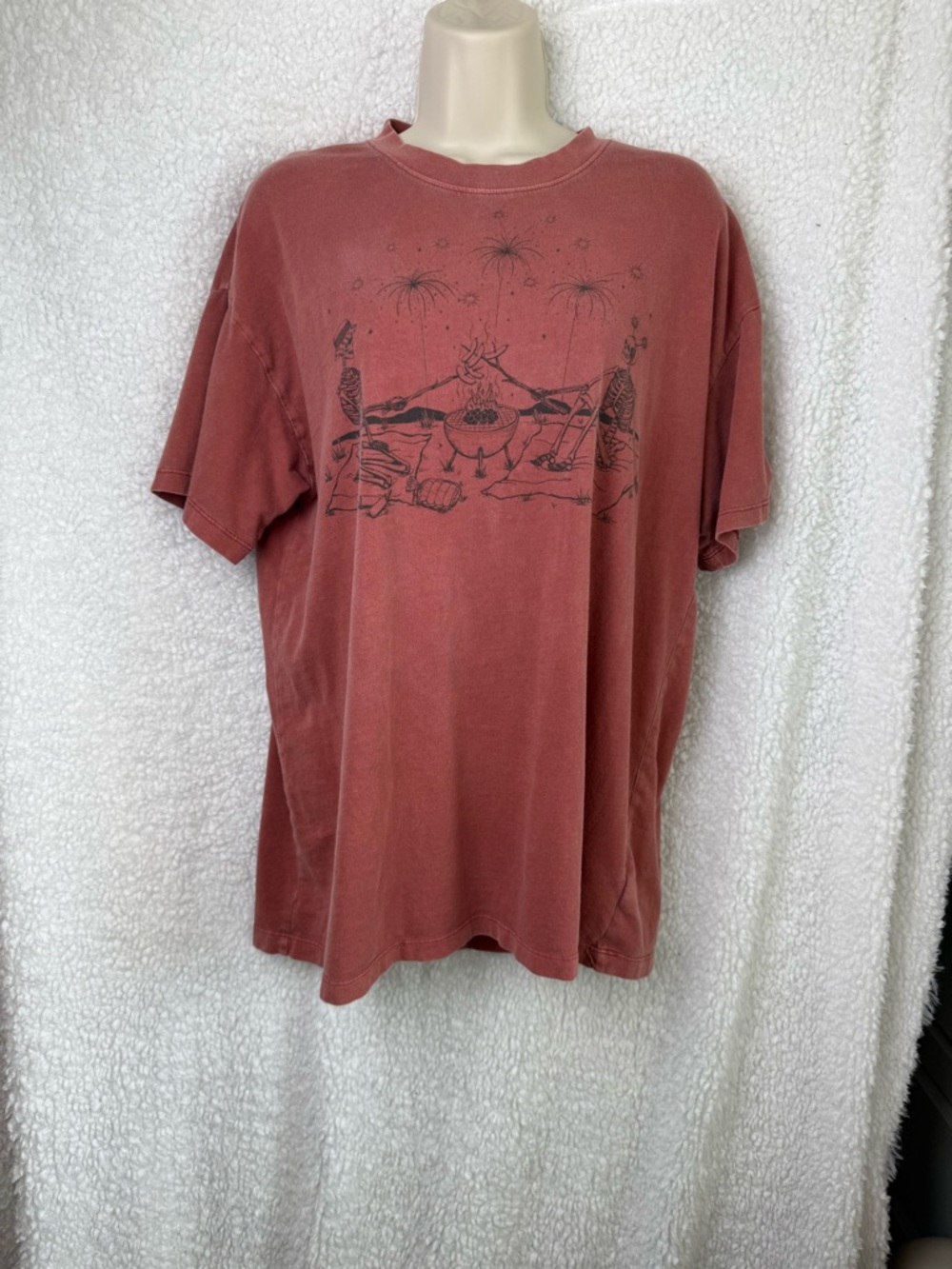 Oversized American Eagle Women’s Skeleton Washed Brick Red Graphic Tee -